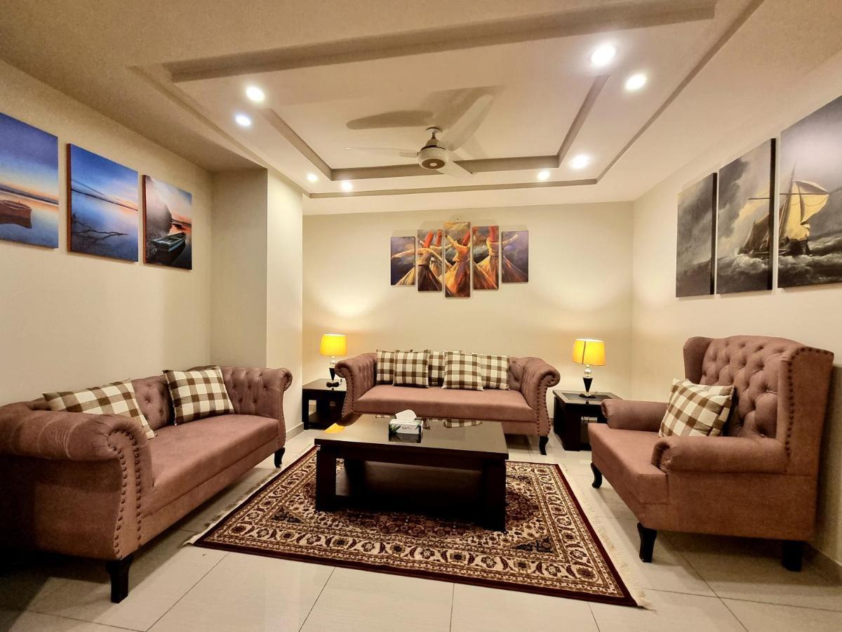 Luxurious Landing Apartments & Suites Bahria Town Равалпинди Экстерьер фото